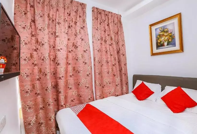 هتل Oyo 89772 Roselyn Inn
