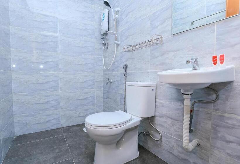 Hotel Oyo 89772 Roselyn Inn