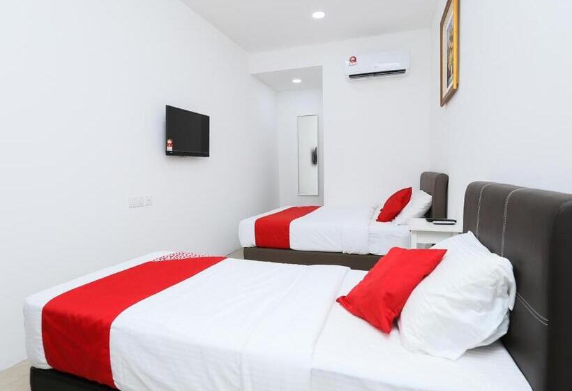 Hotel Oyo 89772 Roselyn Inn