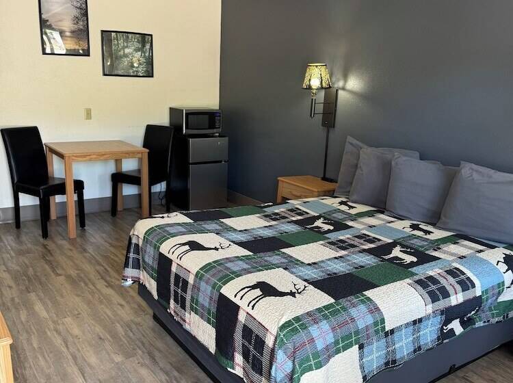Deer Lodge Motel