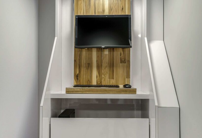 Otel Clarion Pointe Tampa Brandon Near Fairgrounds And Casino