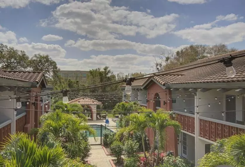 هتل Clarion Pointe Tampa Brandon Near Fairgrounds And Casino