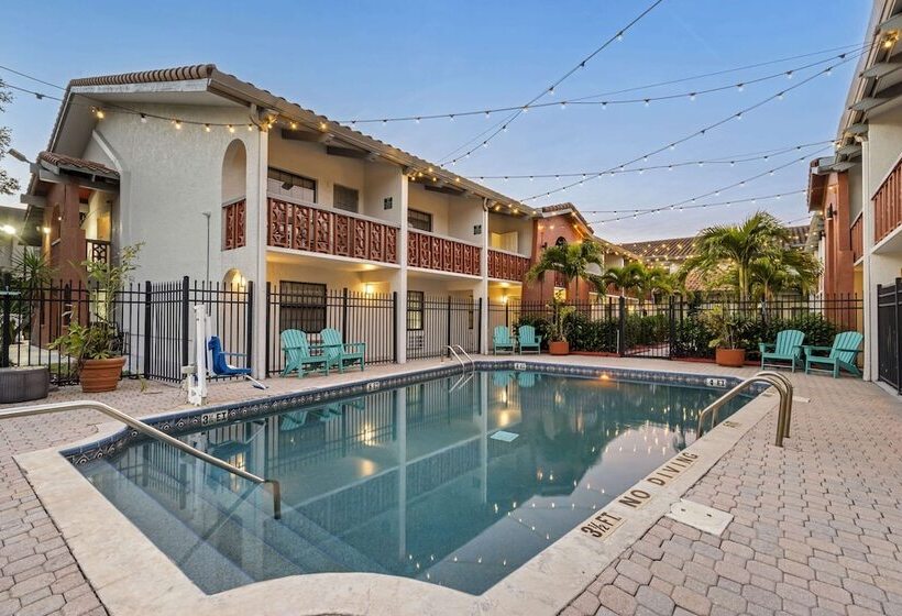 Otel Clarion Pointe Tampa Brandon Near Fairgrounds And Casino