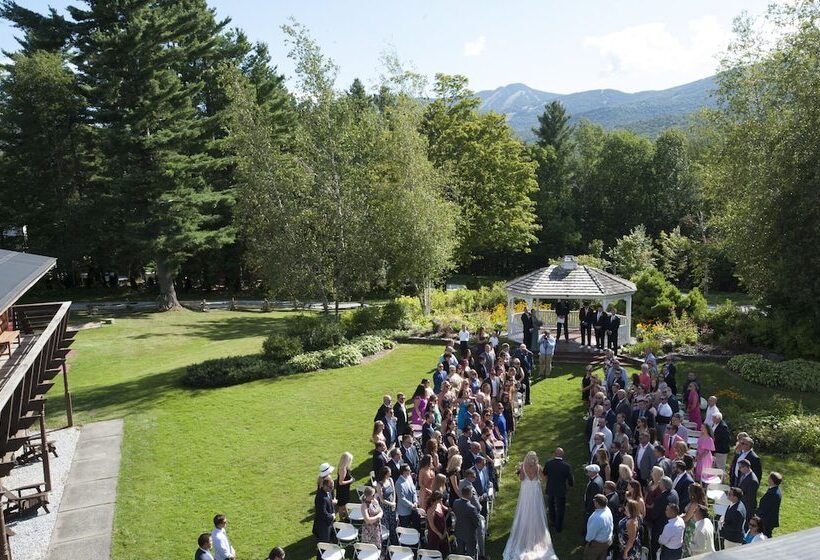 בית מלון כפרי Summit Lodge