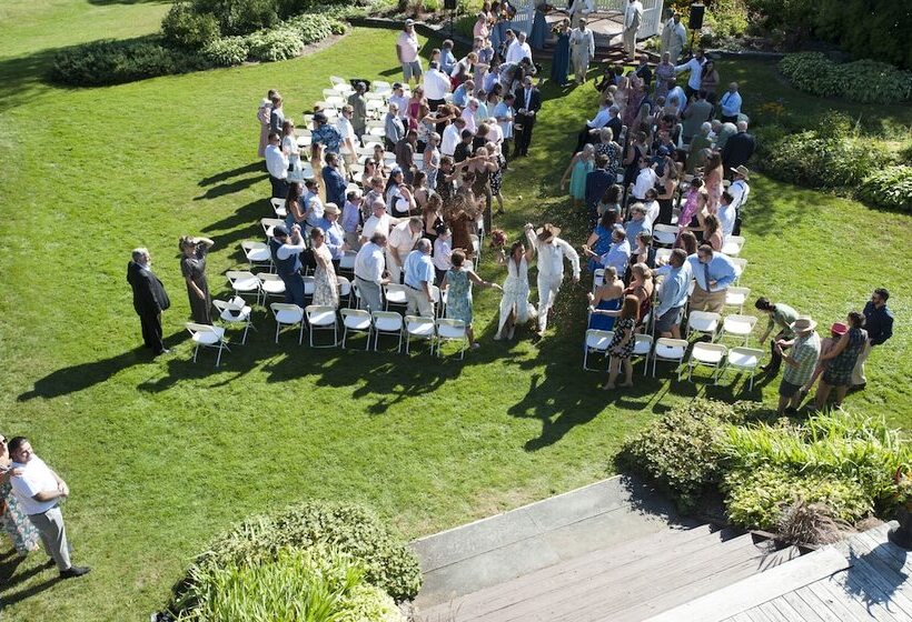 בית מלון כפרי Summit Lodge