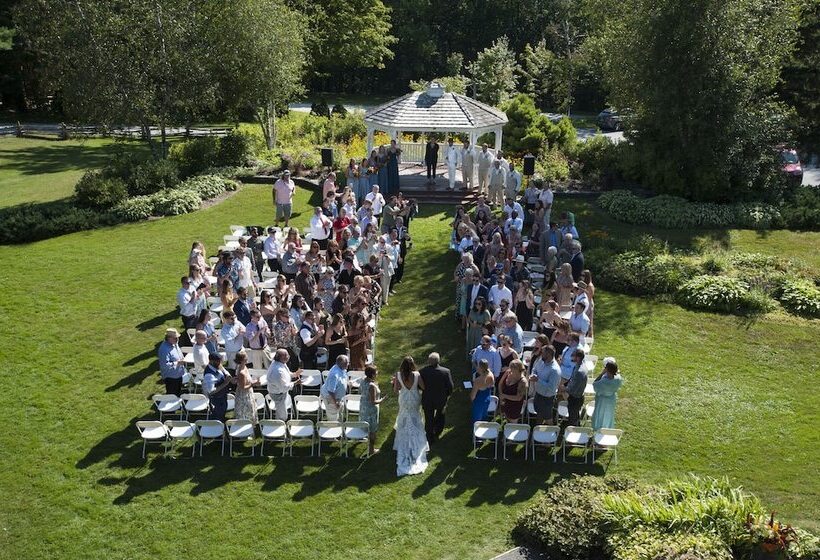 בית מלון כפרי Summit Lodge