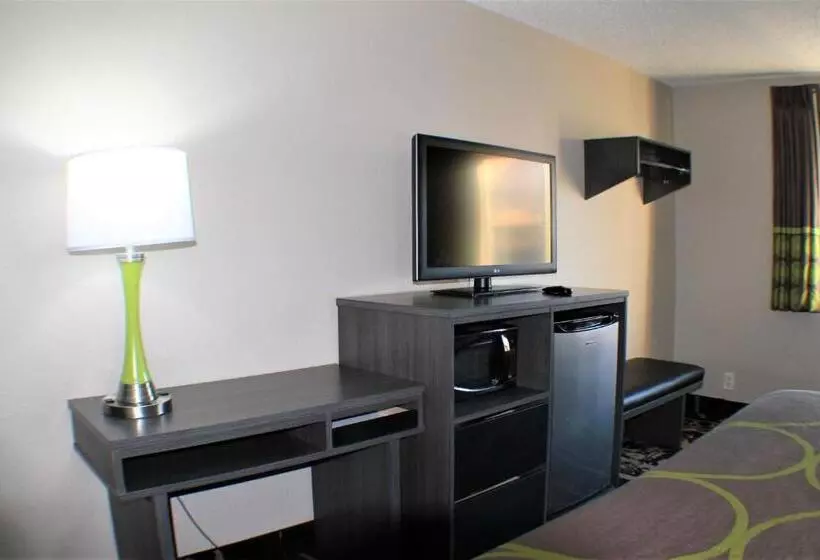 호텔 Super 8 By Wyndham Greensboro/coliseum/conv