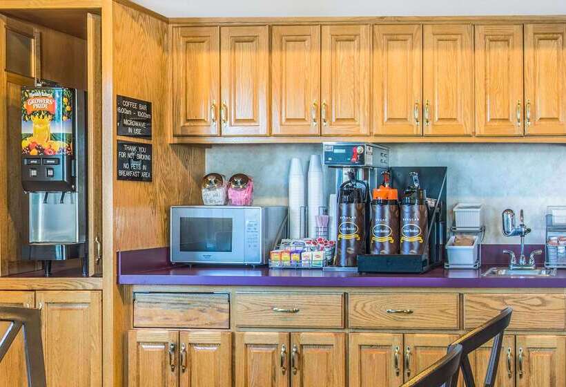 בית מלון כפרי Super 8 By Wyndham West Middlesex/sharon Area