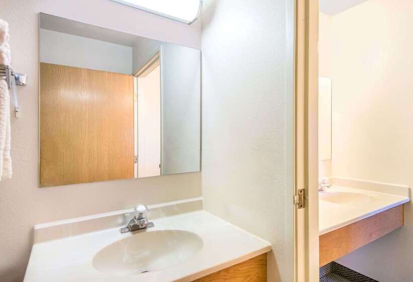 בית מלון כפרי Super 8 By Wyndham West Middlesex/sharon Area