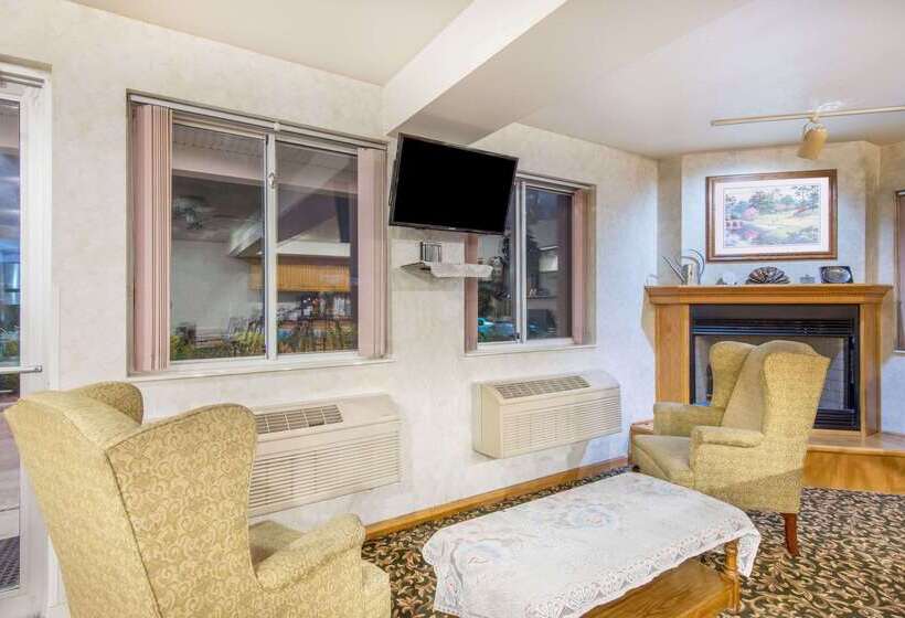 בית מלון כפרי Super 8 By Wyndham West Middlesex/sharon Area