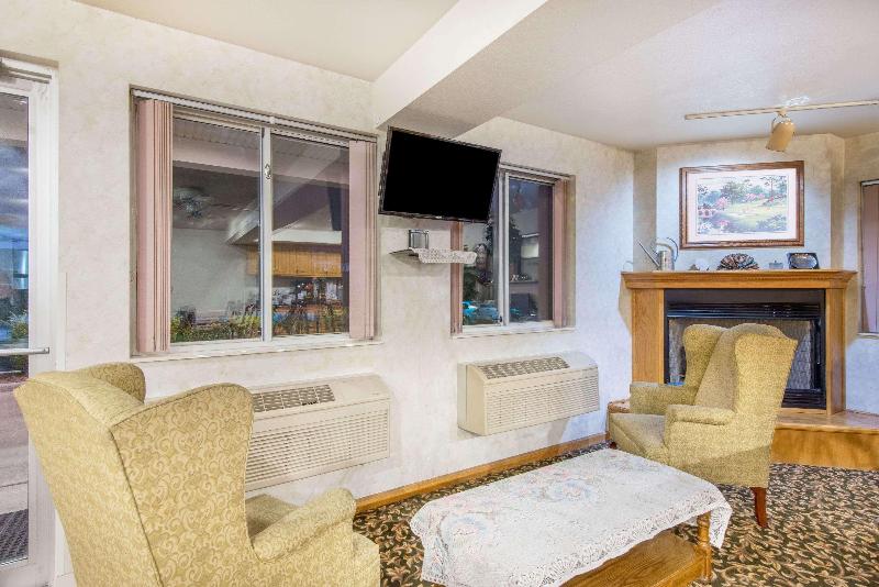 בית מלון כפרי Super 8 By Wyndham West Middlesex/sharon Area