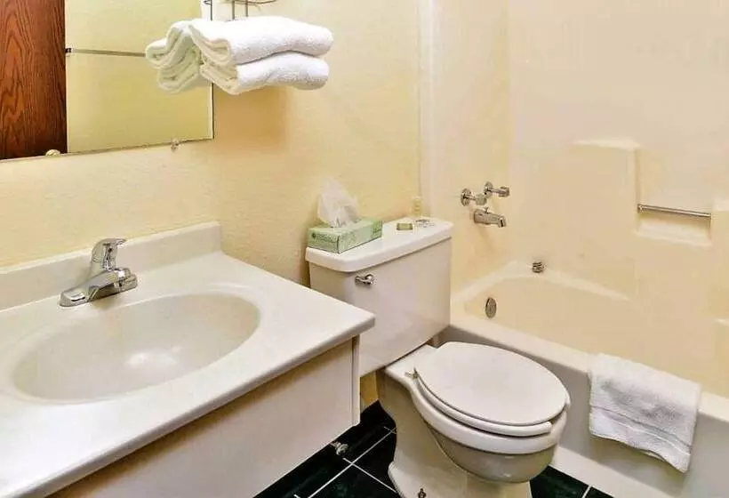 Motelli Love Hotels Staples At Hwy 10 Mn