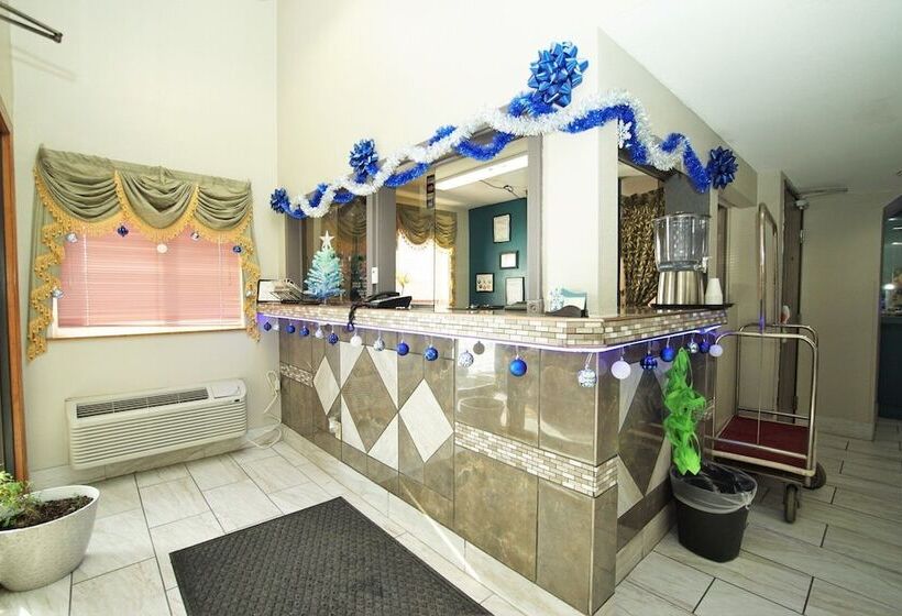 מוטל Faribault Hometown Inn & Suites