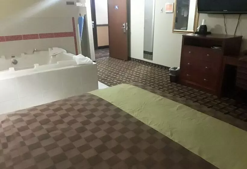 モーテル Faribault Hometown Inn & Suites