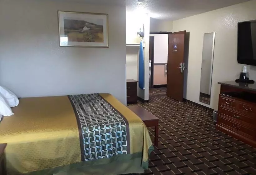 モーテル Faribault Hometown Inn & Suites