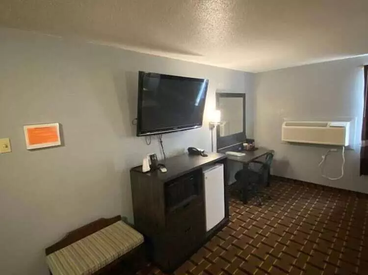 モーテル Faribault Hometown Inn & Suites