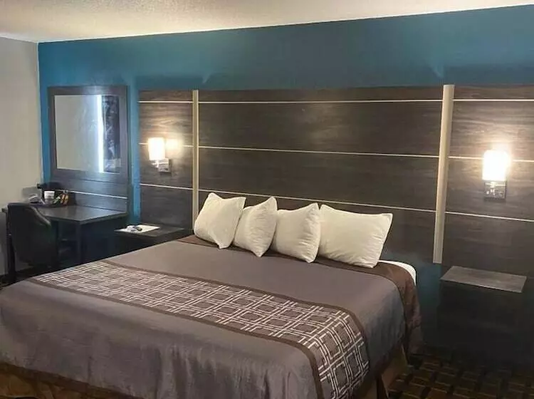 モーテル Faribault Hometown Inn & Suites