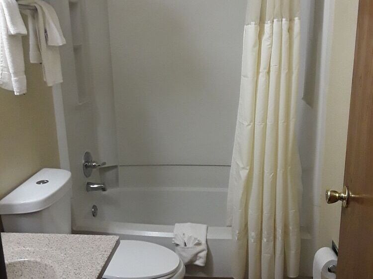 מוטל Faribault Hometown Inn & Suites