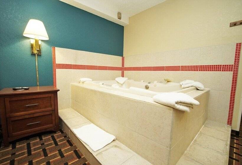 מוטל Faribault Hometown Inn & Suites