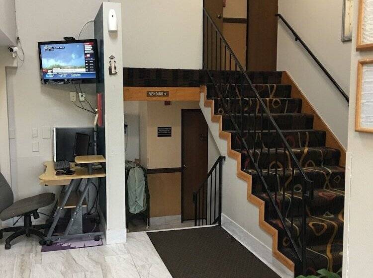 מוטל Faribault Hometown Inn & Suites