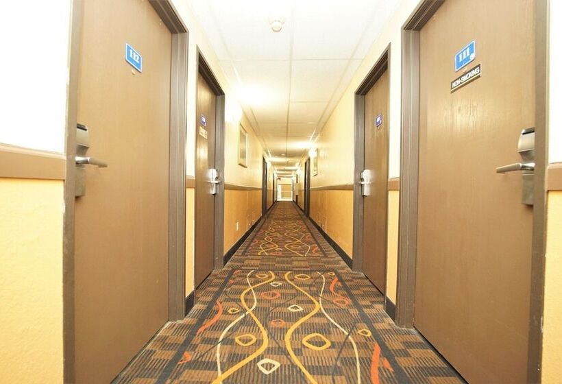 מוטל Faribault Hometown Inn & Suites