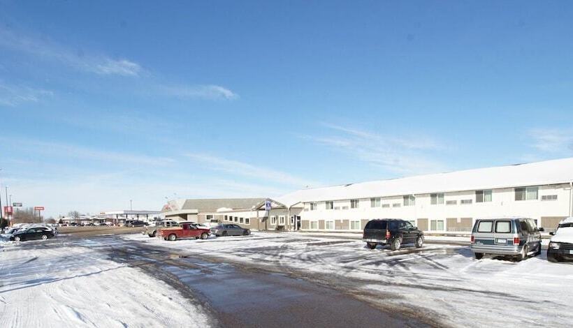 מוטל Faribault Hometown Inn & Suites
