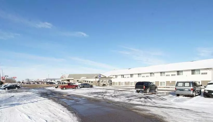 モーテル Faribault Hometown Inn & Suites