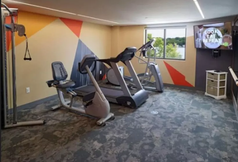 مُتل Livinn Hotel St Paul East / Maplewood