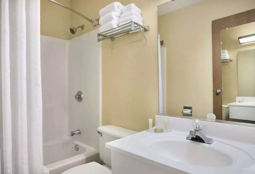 모텔 Super 8 By Wyndham Alton