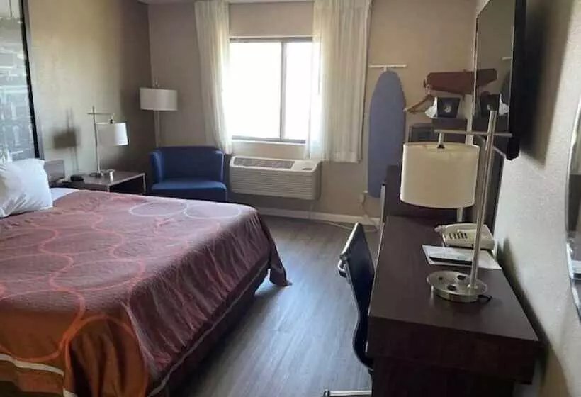 모텔 Super 8 By Wyndham Alton