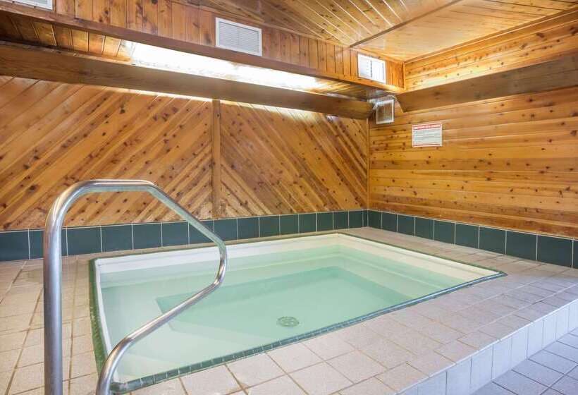 فندق على الطريق Super 8 By Wyndham Bloomington University Area