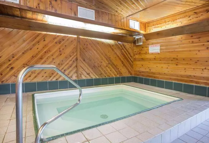 Мотель Super 8 By Wyndham Bloomington University Area