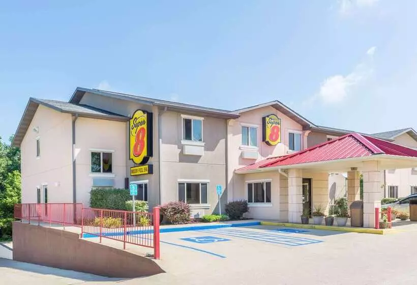 Мотель Super 8 By Wyndham Bloomington University Area