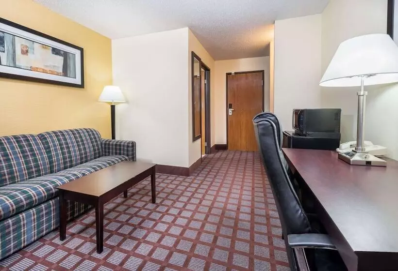 Мотель Super 8 By Wyndham Bloomington University Area