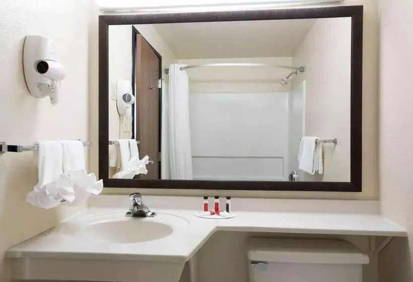 فندق على الطريق Super 8 By Wyndham Cheyenne Wy