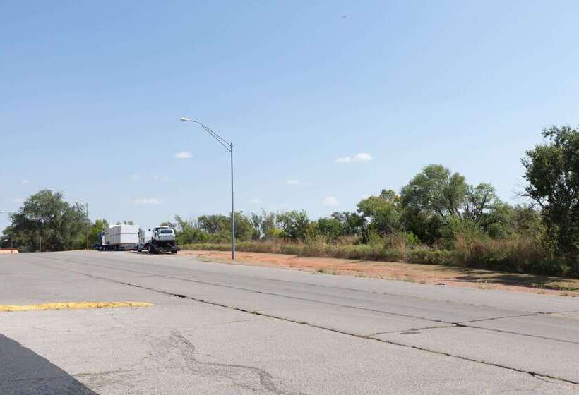 فندق على الطريق Super 8 By Wyndham Clinton