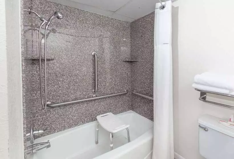 מוטל Super 8 By Wyndham Clinton