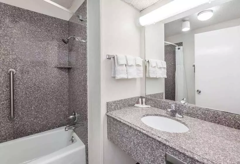 מוטל Super 8 By Wyndham Clinton