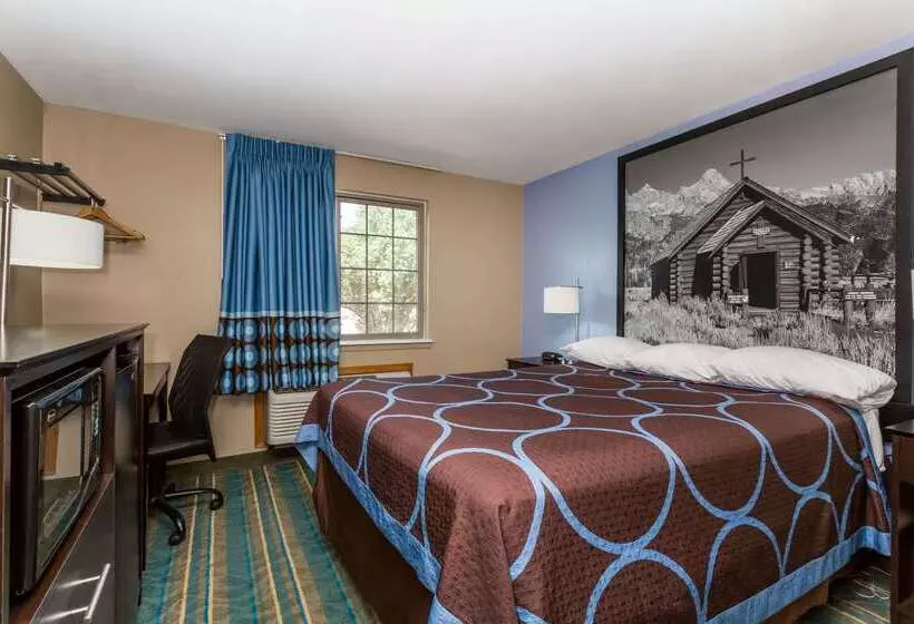 汽车旅馆 Super 8 By Wyndham Douglas