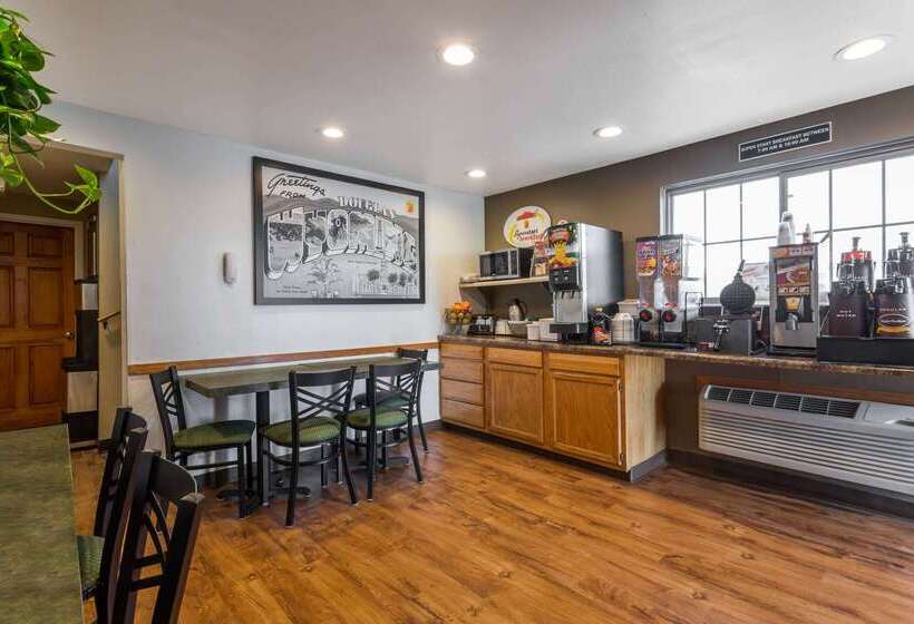 Мотель Super 8 By Wyndham Douglas