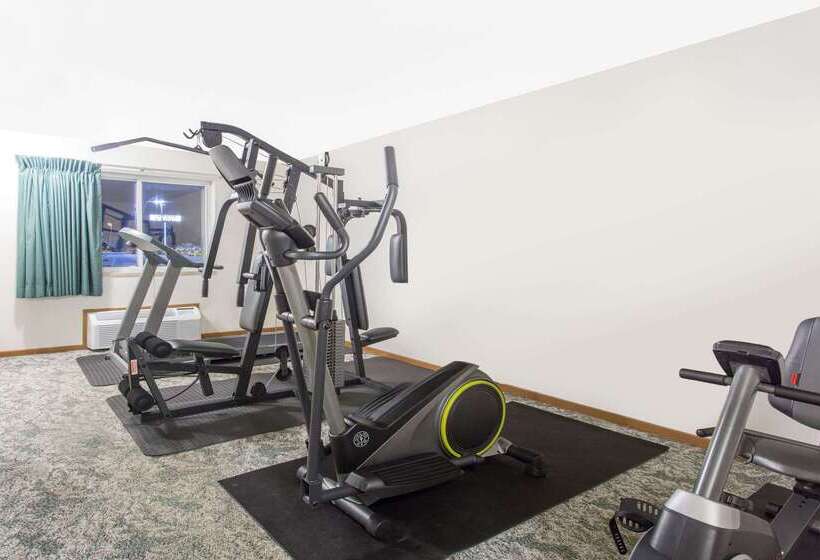 مُتل Super 8 By Wyndham Escanaba