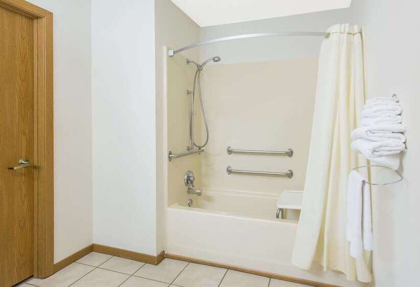 مُتل Super 8 By Wyndham Escanaba