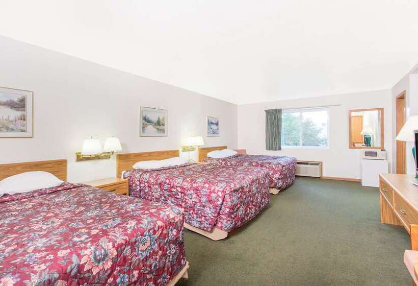 مُتل Super 8 By Wyndham Escanaba