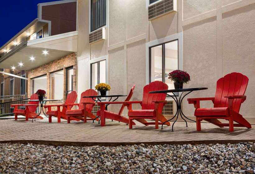 מוטל Super 8 By Wyndham Hannibal