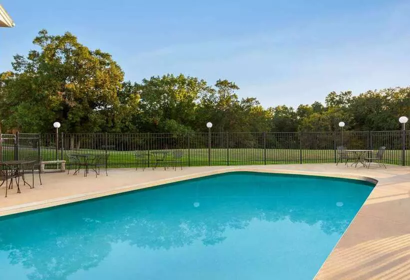 모텔 Super 8 By Wyndham Hannibal