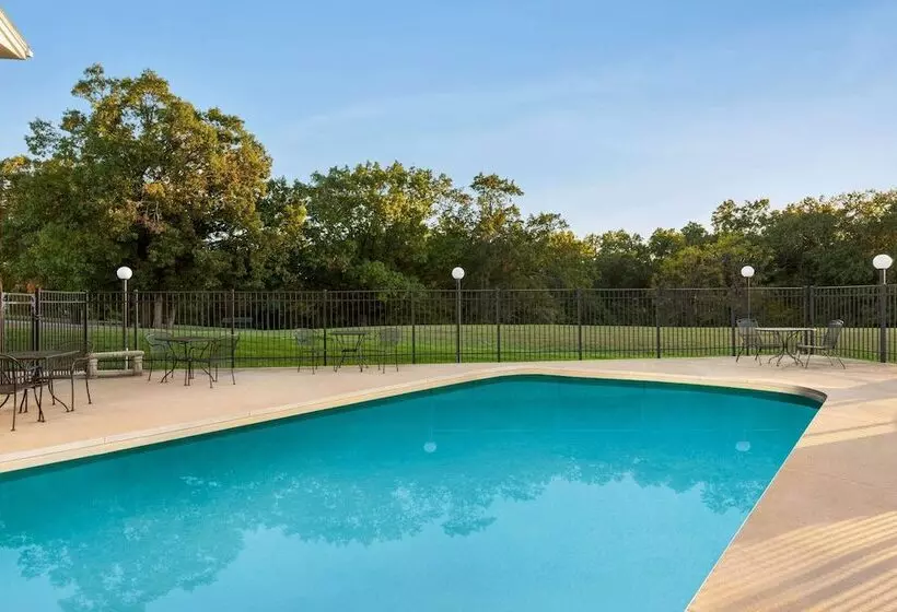 모텔 Super 8 By Wyndham Hannibal