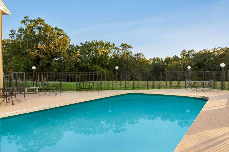 מוטל Super 8 By Wyndham Hannibal