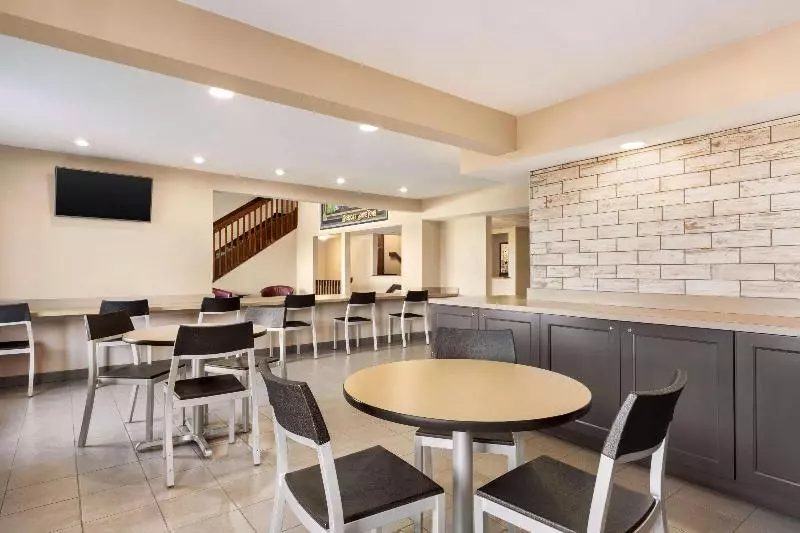 모텔 Super 8 By Wyndham Hannibal