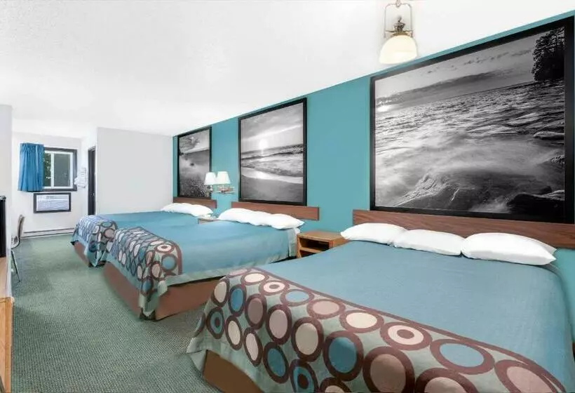 مُتل Super 8 By Wyndham Huron