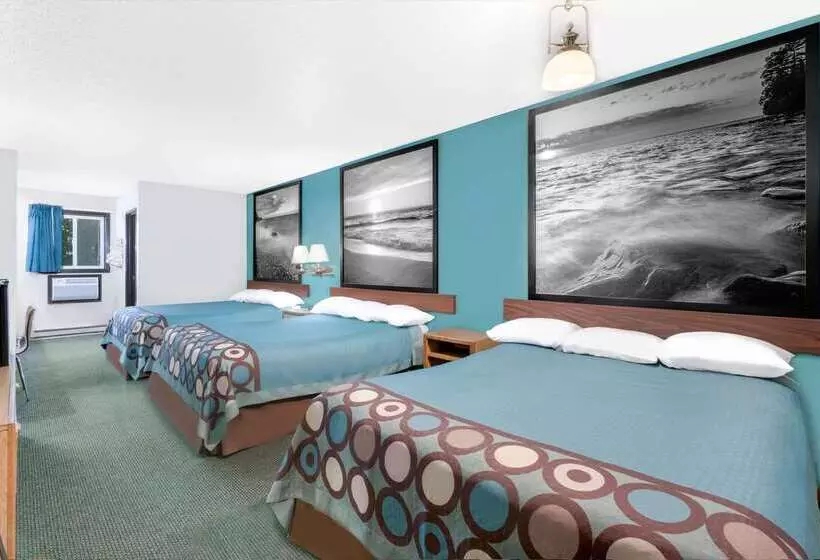 مُتل Super 8 By Wyndham Huron